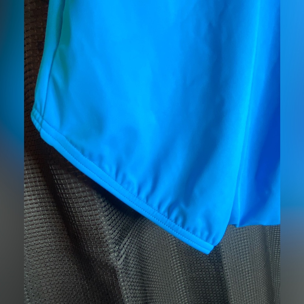 Lands End One piece Blue swimsuit. Wired bust, bunched accents. NWOT. Size 10. - Picture 6 of 11